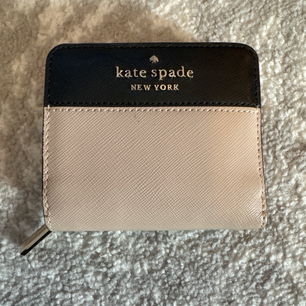 Kate Spade Black and Tan Card Holder